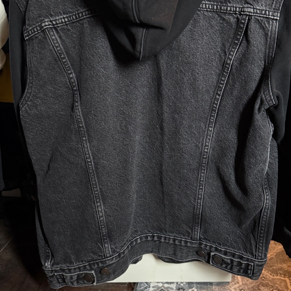 Levi's jean jacket with hood - Picture 5 of 12